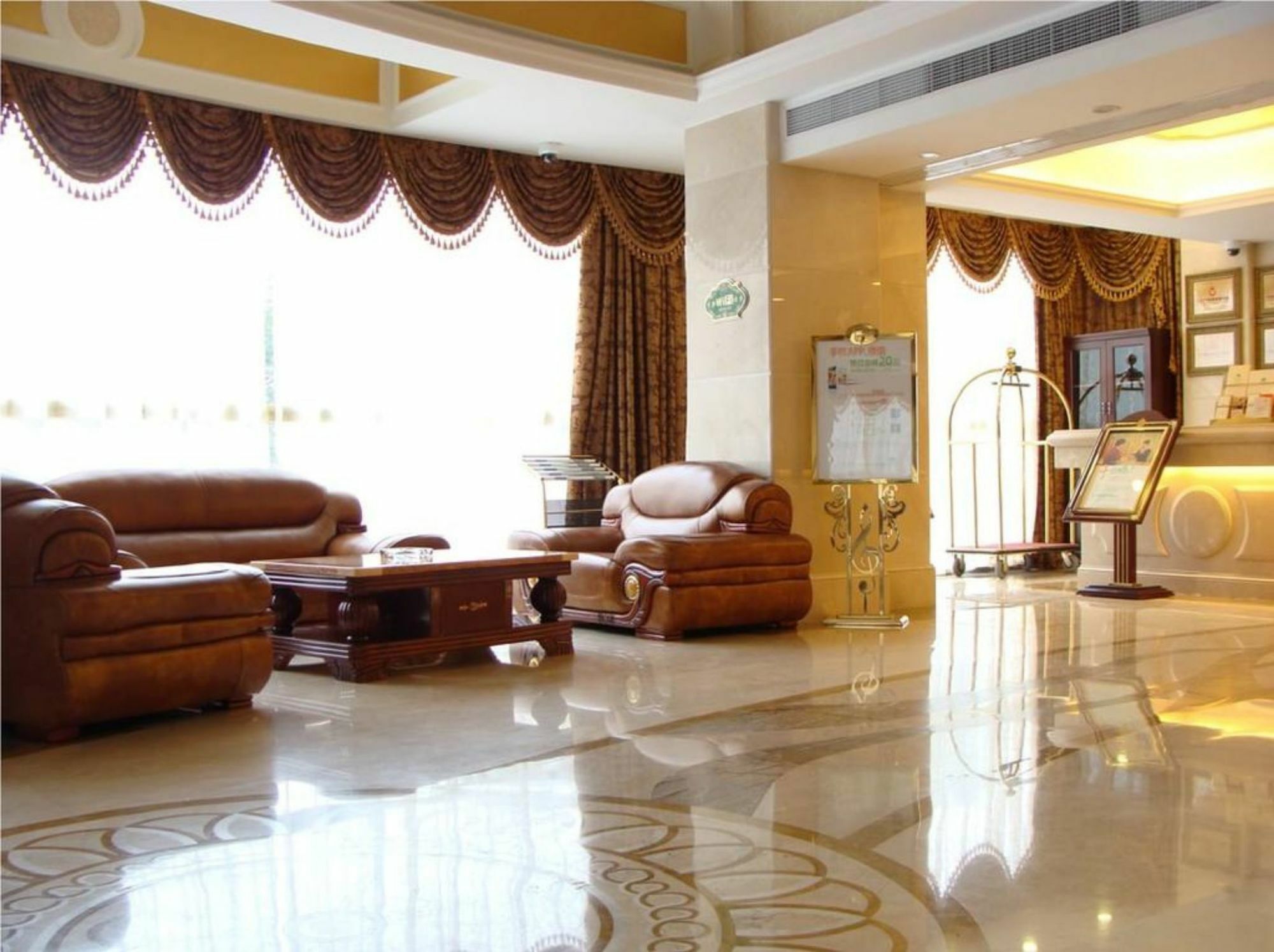 Vienna Hotel Xi'An Railway Station Екстериор снимка